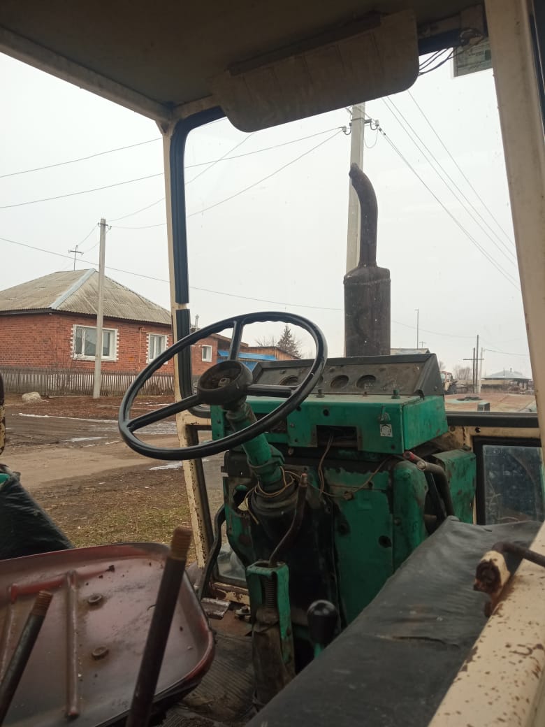 разгрузка грузовика. коробка передач jcb 4cx. коробка передач jcb 3cx. юнгхайнрих подъемно-погрузочная техника. грузоподъёмник форклифт.